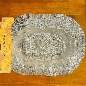 2PACK Retro Style Lace Plastic Placemats Fashionable